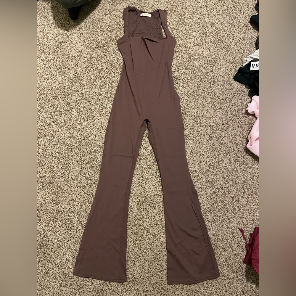 NWOT Qinsen Bodysuit Flared